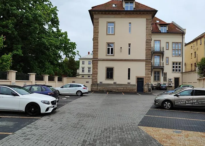 W Banku Ii דירה *